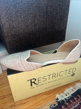 Restricted Women's Patterned D'Orsay Flats